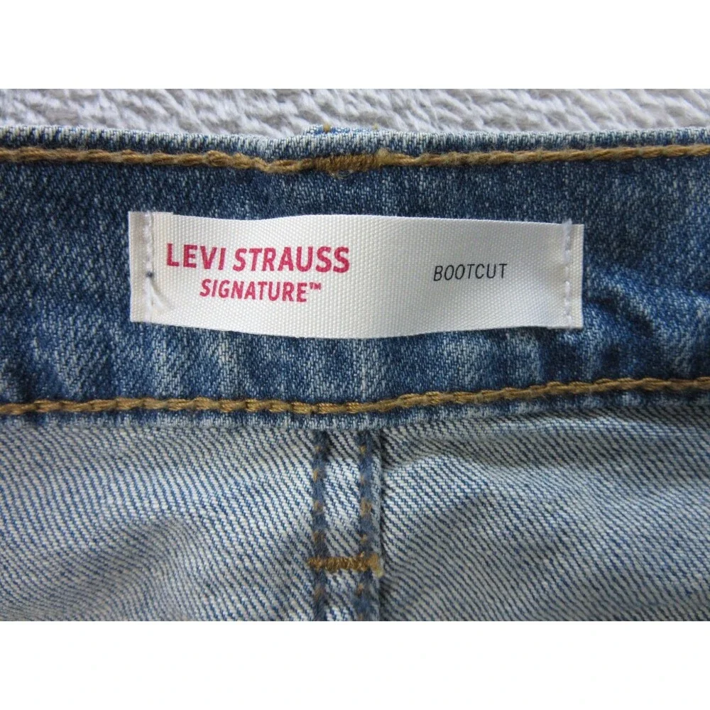 NWT Levis Signature Jeans Mens 20x30 Bootcut Faded Wash Blue Fly Zipper